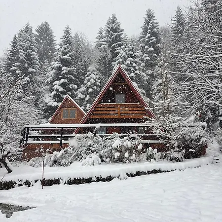 Twin Forest, Riverside Appartement